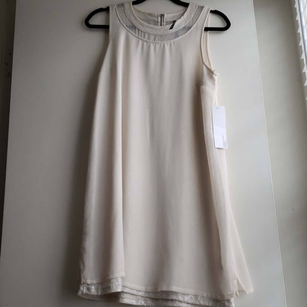 Kensie size M white pearl party dress